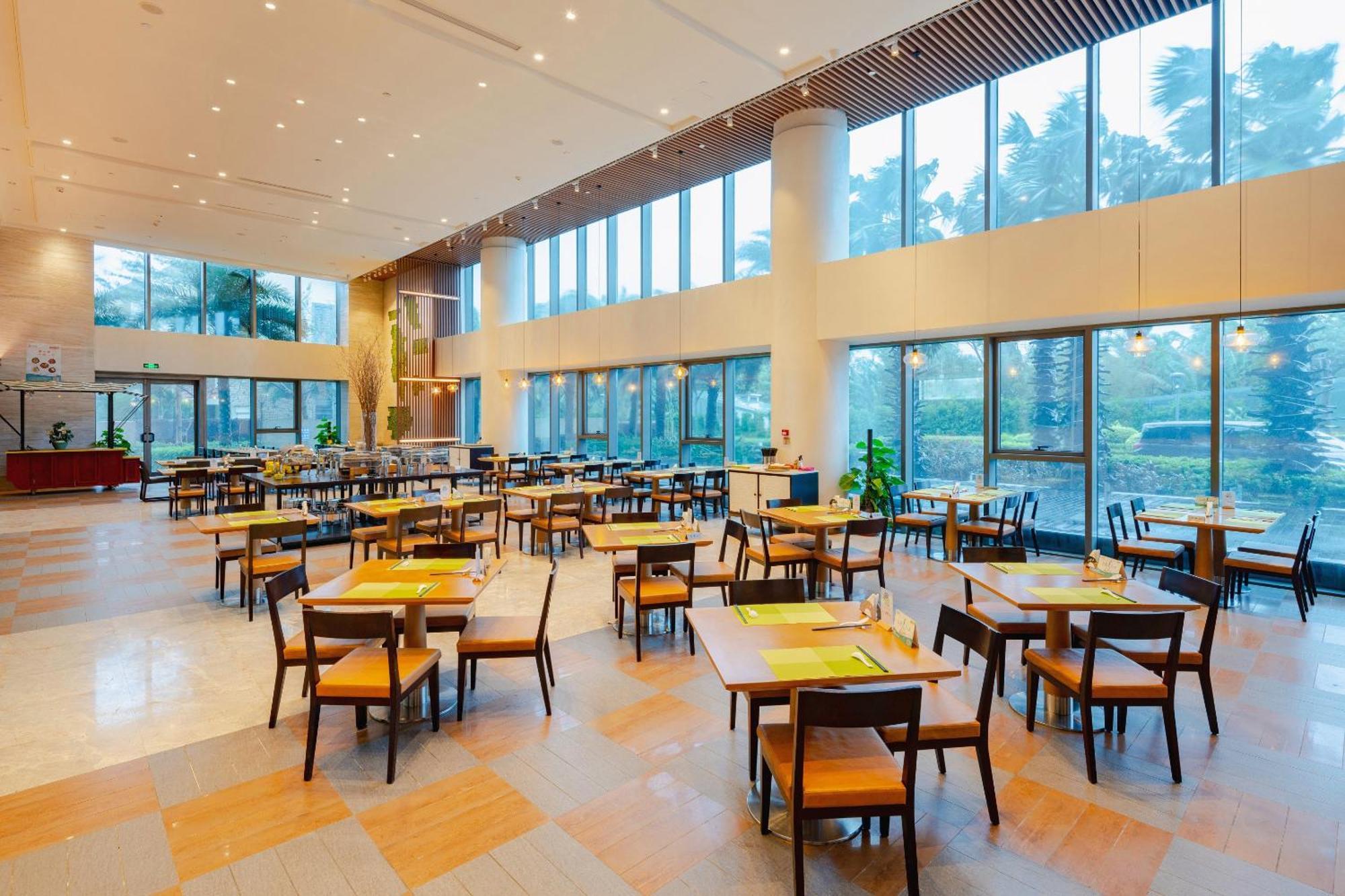 Holiday Inn Haikou West Coast By Ihg Haikou (Hainan) Exterior foto