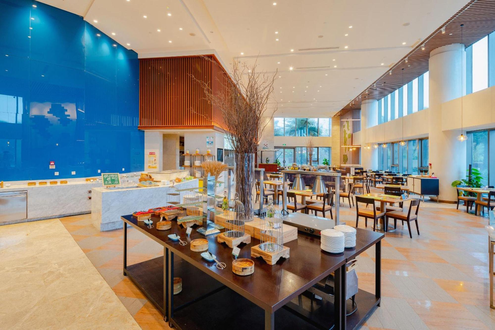 Holiday Inn Haikou West Coast By Ihg Haikou (Hainan) Exterior foto